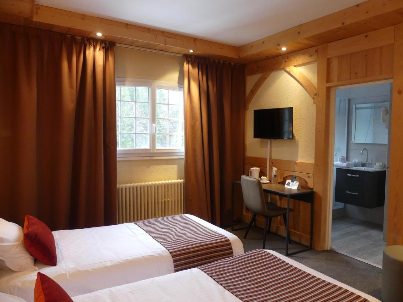 Aux Truites Bleues Hotel Fort-du-Plasne Bagian luar foto