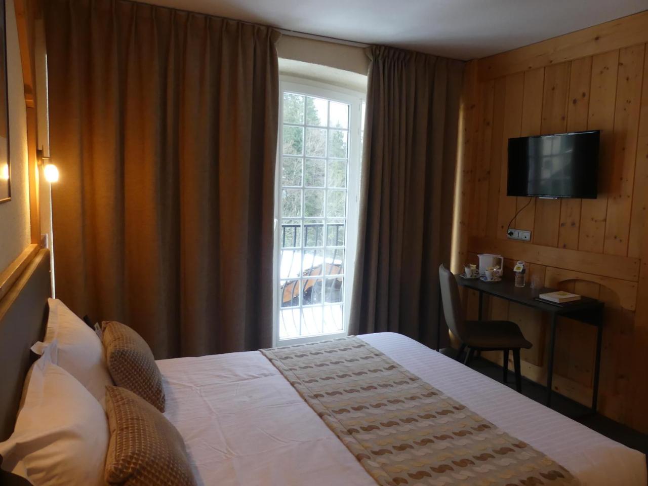 Aux Truites Bleues Hotel Fort-du-Plasne Bagian luar foto