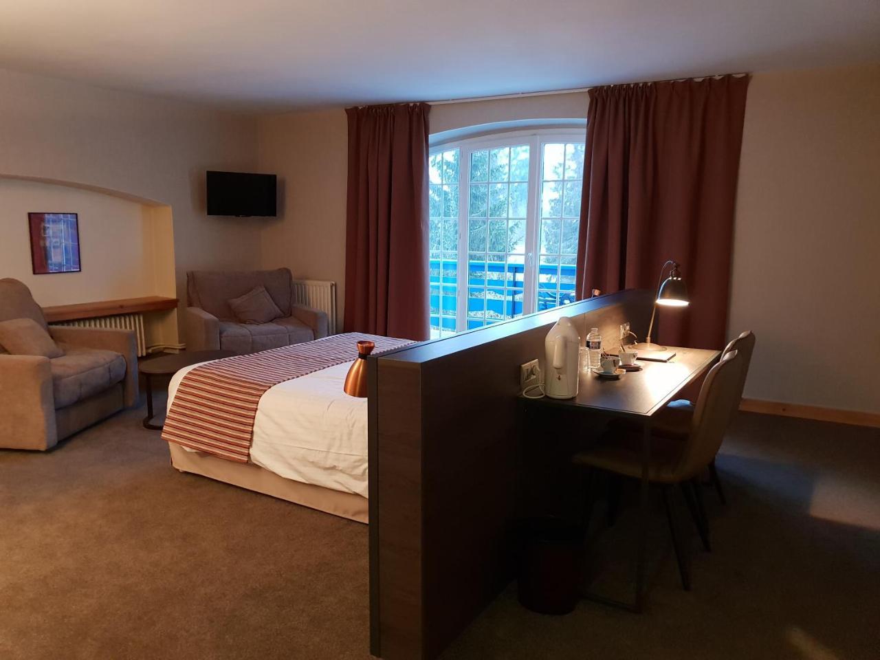 Aux Truites Bleues Hotel Fort-du-Plasne Bagian luar foto